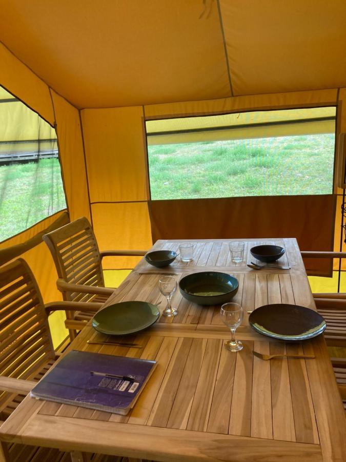 Oh! Campings - Camping Paradis A L'Ombre Des Tilleuls Peyrouse Exterior photo