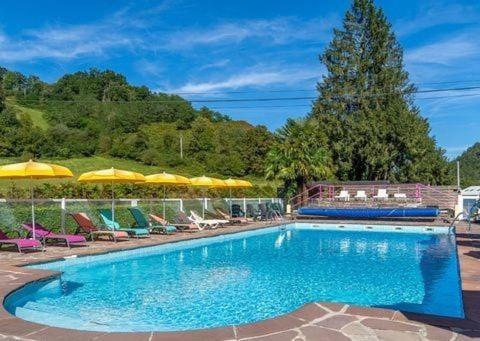 Oh! Campings - Camping Paradis A L'Ombre Des Tilleuls Peyrouse Exterior photo