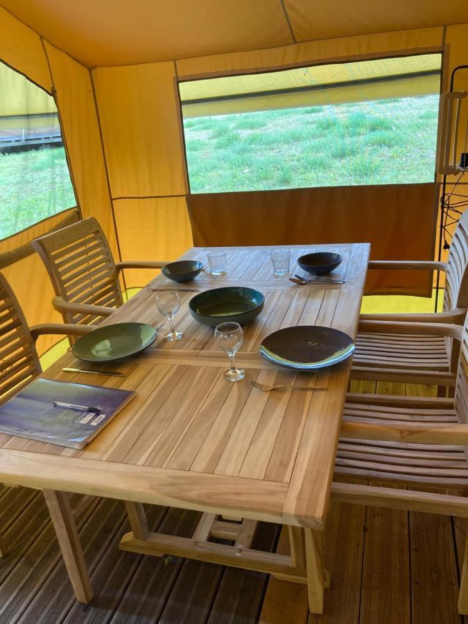Oh! Campings - Camping Paradis A L'Ombre Des Tilleuls Peyrouse Exterior photo